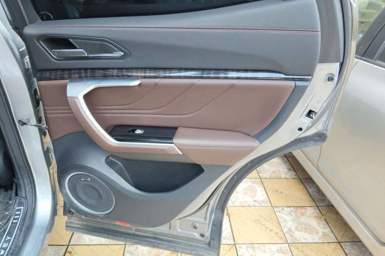 Used Wey VV5 2017 2.0T Flagship Edition Right Rear Door Interior