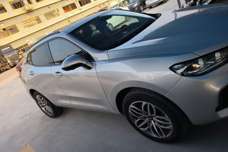 Used Wey VV5 2017 2.0T Ultra-Luxury Version Right Side