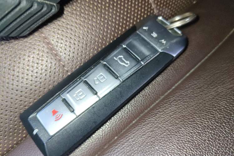 Used Wey VV5 2017 2.0T Flagship Edition Vehicle Key