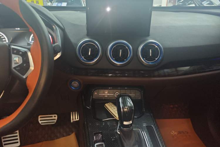 Used Wey VV5 2017 2.0T Flagship Edition Audio And AC Panel