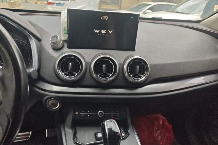 Used Wey VV5 2017 2.0T Ultra-Luxury Version Audio And AC Panel