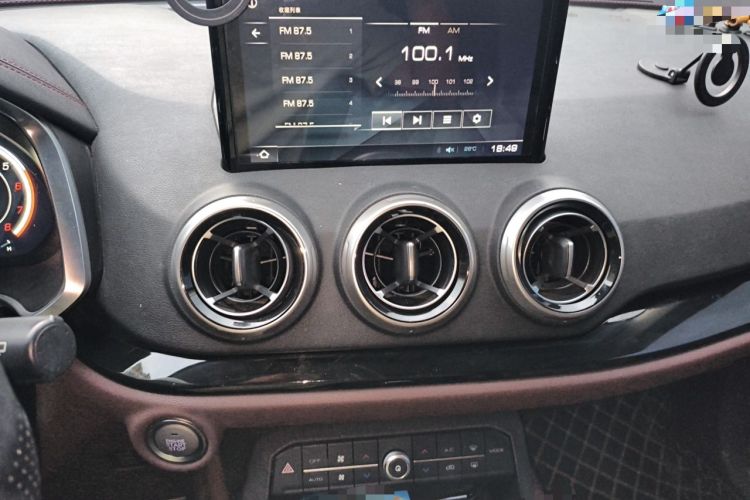 Used Wey VV5 2017 2.0T Flagship Edition Audio And AC Panel