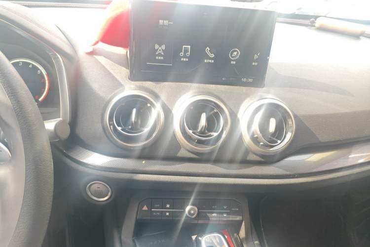 Used Wey VV5 2017 2.0T Flagship Edition Audio And AC Panel