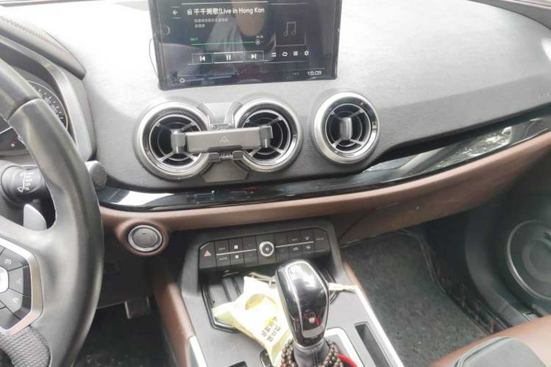 Used Wey VV5 2017 2.0T Ultra-Luxury Version Audio And AC Panel