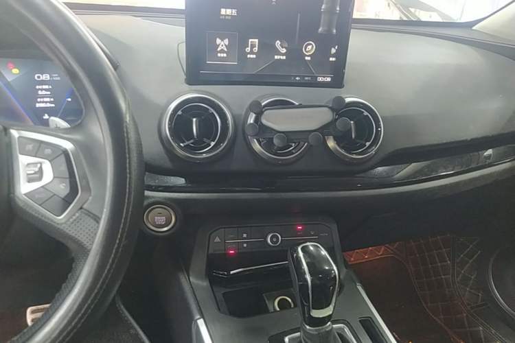 Used Wey VV5 2017 2.0T Flagship Edition Audio And AC Panel