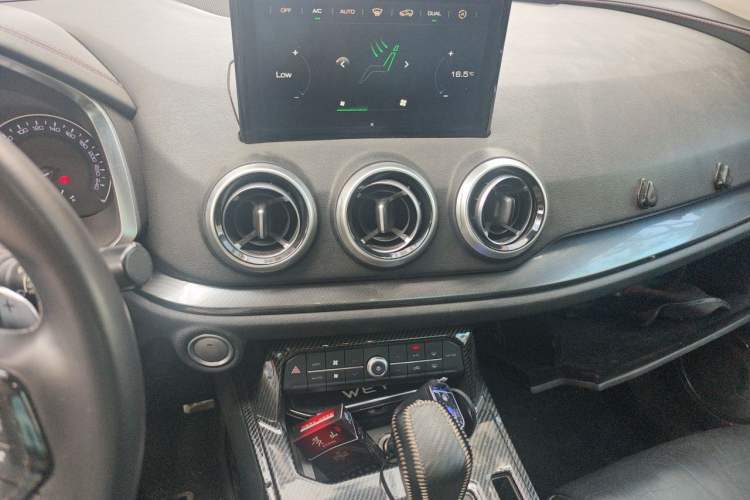 Used Wey VV5 2017 2.0T Ultra-Luxury Version Audio And AC Panel