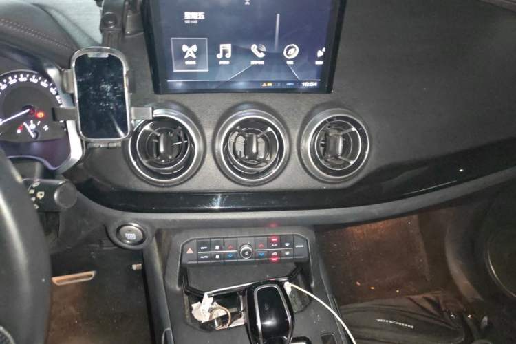 Used Wey VV5 2017 2.0T Ultra-Luxury Version Audio And AC Panel
