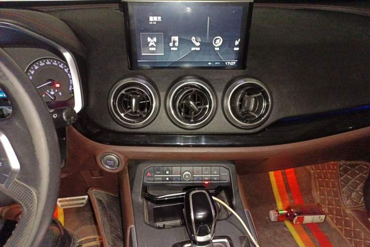Used Wey VV5 2017 2.0T Ultra-Luxury Version Audio And AC Panel