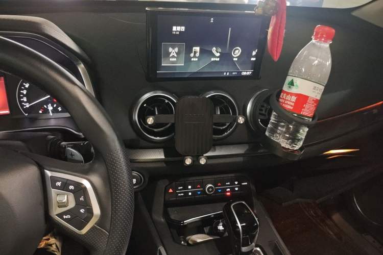 Used Wey VV5 2017 2.0T Ultra-Luxury Version Audio And AC Panel