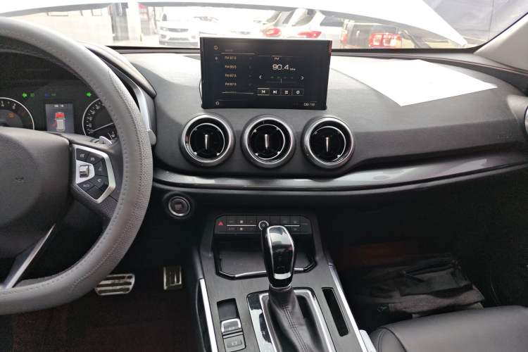 Used Wey VV5 2017 2.0T Ultra-Luxury Version Audio And AC Panel