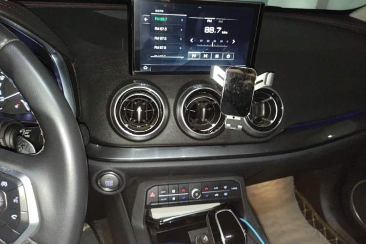Used Wey VV5 2017 2.0T Ultra-Luxury Version Audio And AC Panel
