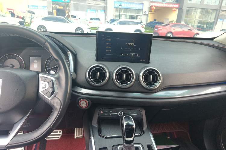 Used Wey VV5 2017 2.0T Ultra-Luxury Version Audio And AC Panel
