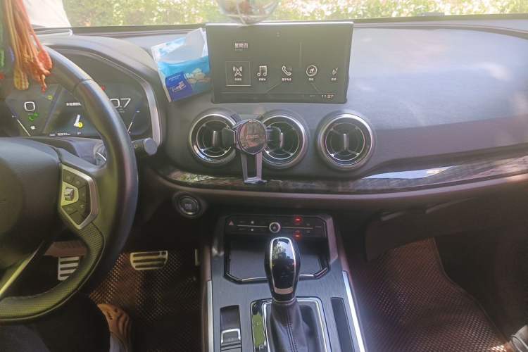 Used Wey VV5 2017 2.0T Flagship Edition Audio And AC Panel