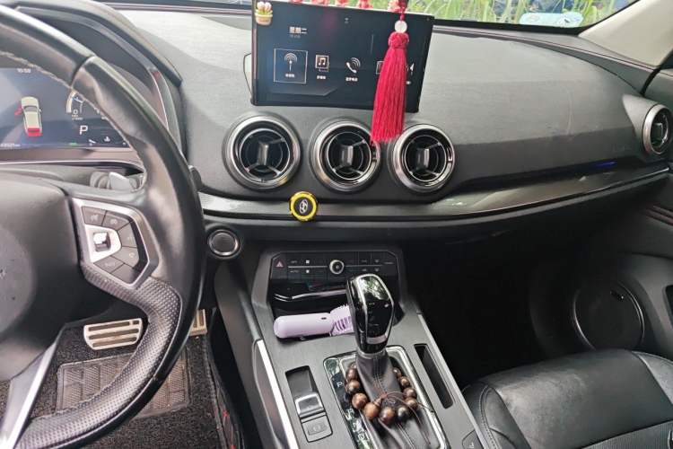 Used Wey VV5 2017 2.0T Flagship Edition Audio And AC Panel