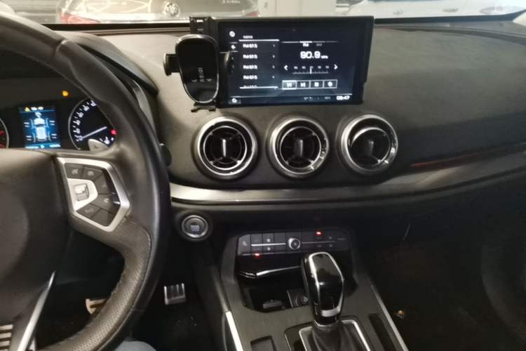 Used Wey VV5 2017 2.0T Ultra-Luxury Version Audio And AC Panel