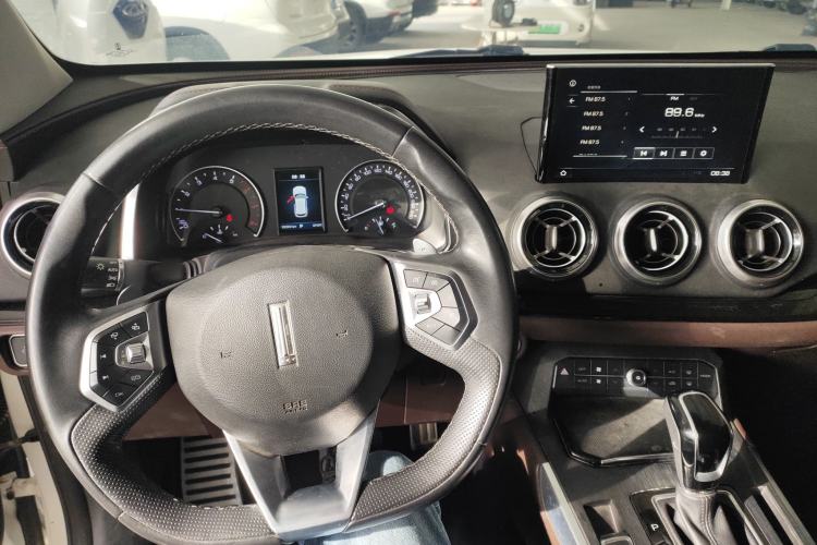 Used Wey VV5 2017 2.0T Ultra-Luxury Version Center Console