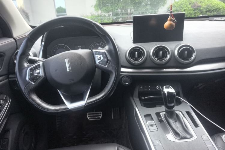 Used Wey VV5 2017 2.0T Ultra-Luxury Version Center Console