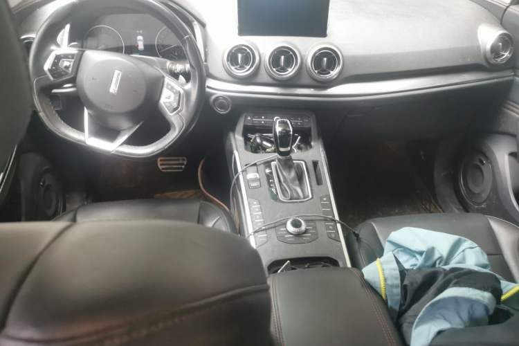 Used Wey VV5 2017 2.0T Ultra-Luxury Version Center Console