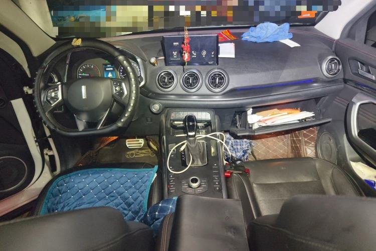 Used Wey VV5 2017 2.0T Ultra-Luxury Version Center Console