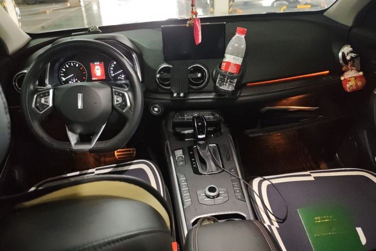 Used Wey VV5 2017 2.0T Ultra-Luxury Version Center Console
