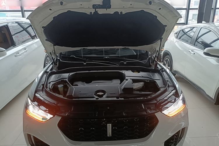 Used Wey VV5 2017 2.0T Ultra-Luxury Version Engine Bay