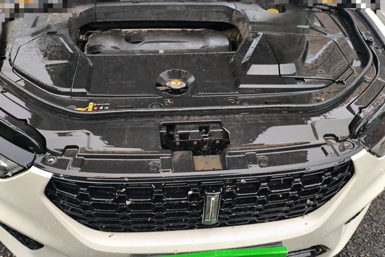 Used Wey VV5 2017 2.0T Flagship Edition Engine Bay