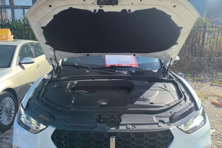 Used Wey VV5 2017 2.0T Flagship Edition Engine Bay