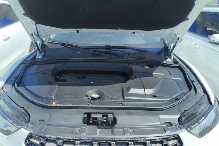 Used Wey VV5 2017 2.0T Ultra-Luxury Version Engine Bay