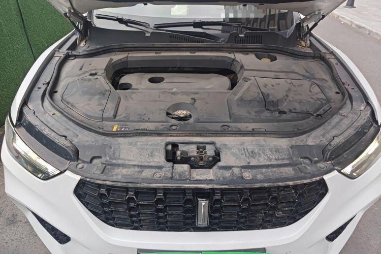 Used Wey VV5 2017 2.0T Ultra-Luxury Version Engine Bay