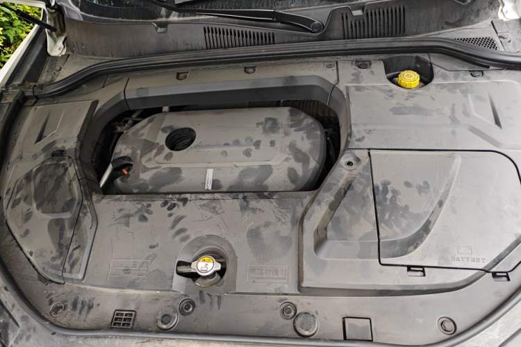Used Wey VV5 2017 2.0T Ultra-Luxury Version Engine Bay