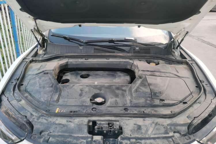 Used Wey VV5 2017 2.0T Ultra-Luxury Version Engine Bay