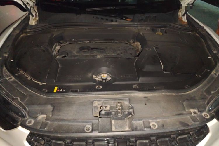 Used Wey VV5 2017 2.0T Ultra-Luxury Version Engine Bay
