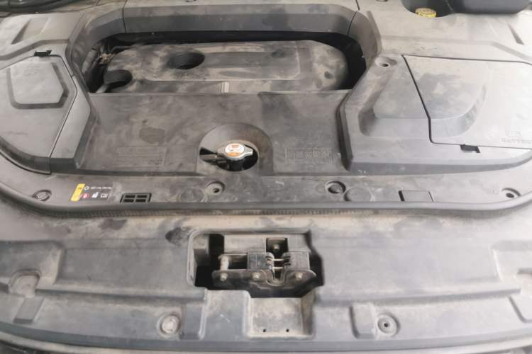 Used Wey VV5 2017 2.0T Ultra-Luxury Version Engine Bay
