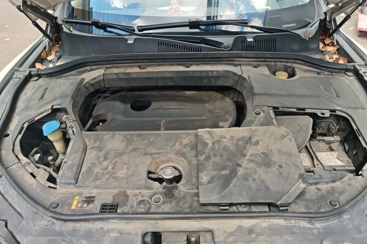 Used Wey VV5 2017 2.0T Flagship Edition Engine Bay