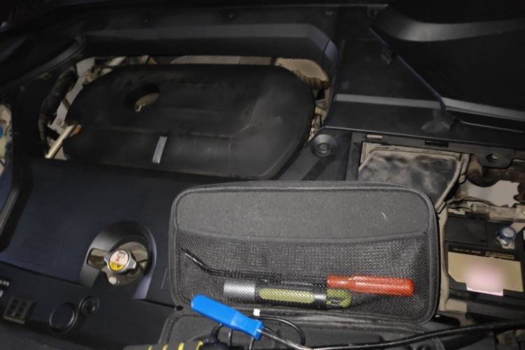 Used Wey VV5 2017 2.0T Flagship Edition Engine Bay