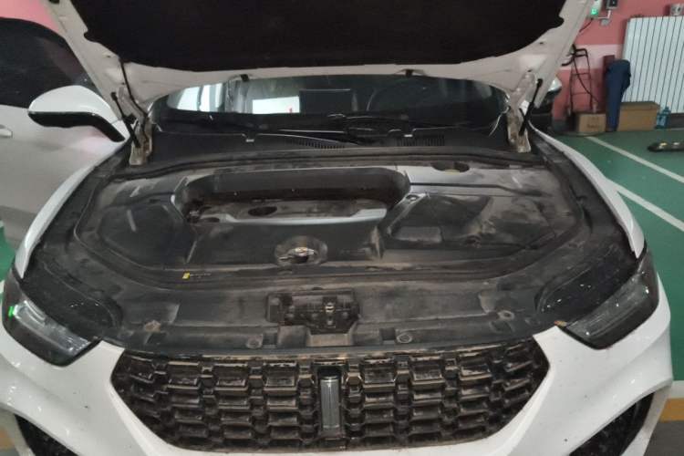 Used Wey VV5 2017 2.0T Flagship Edition Engine Bay