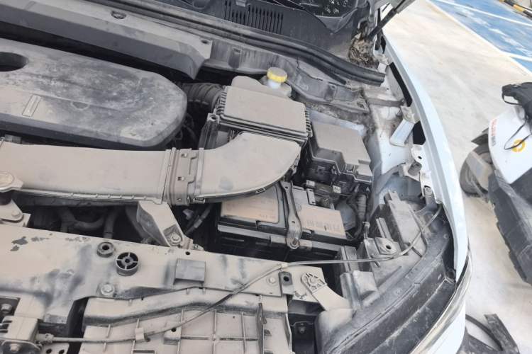 Used Wey VV5 2017 2.0T Ultra-Luxury Version Engine Bay Left