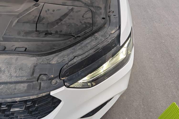 Used Wey VV5 2017 2.0T Ultra-Luxury Version Engine Bay Left