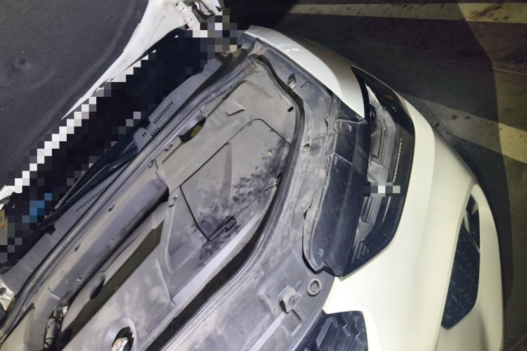 Used Wey VV5 2017 2.0T Ultra-Luxury Version Engine Bay Left