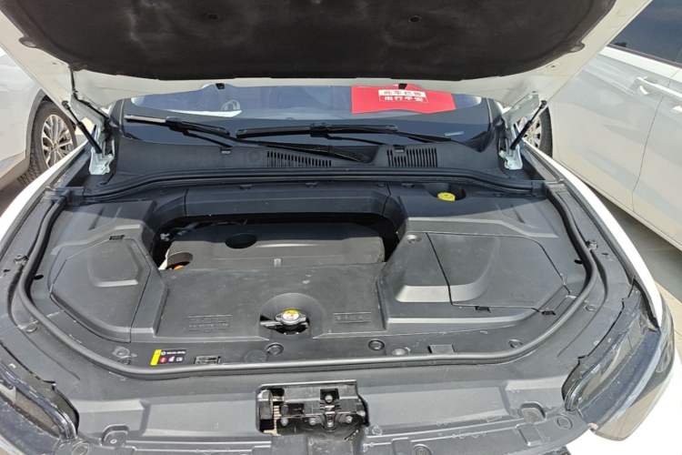 Used Wey VV5 2017 2.0T Flagship Edition Engine Bay