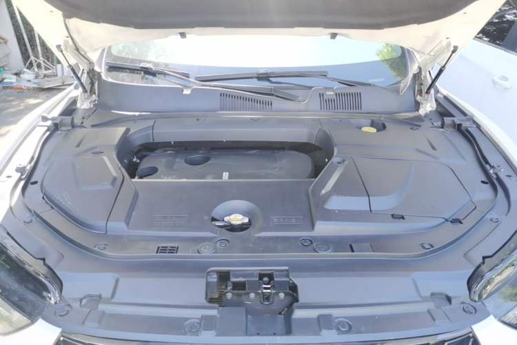Used Wey VV5 2017 2.0T Ultra-Luxury Version Engine Bay
