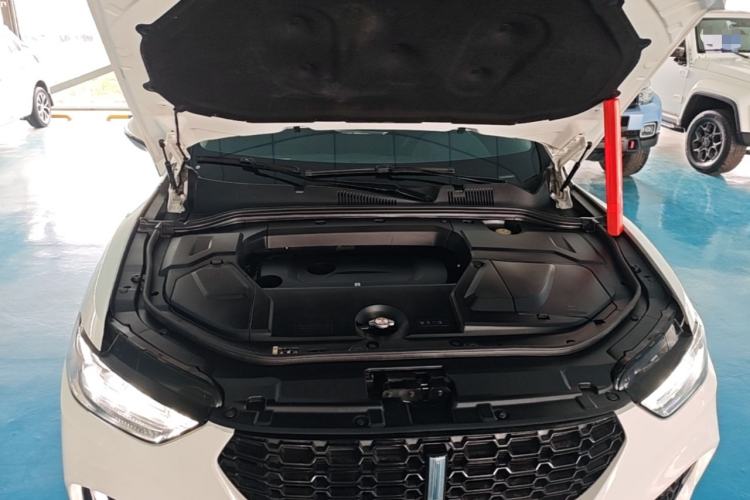 Used Wey VV5 2017 2.0T Ultra-Luxury Version Engine Bay