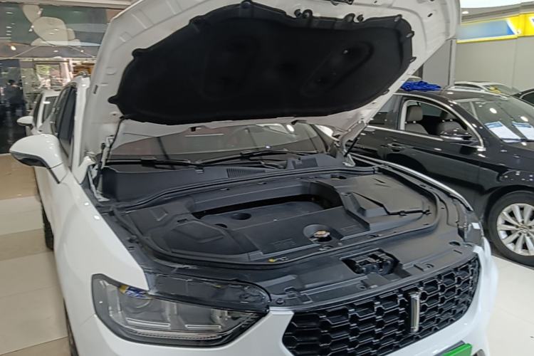 Used Wey VV5 2017 2.0T Flagship Edition Engine Bay