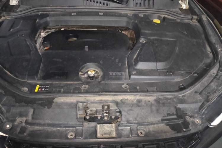Used Wey VV5 2017 2.0T Ultra-Luxury Version Engine Bay