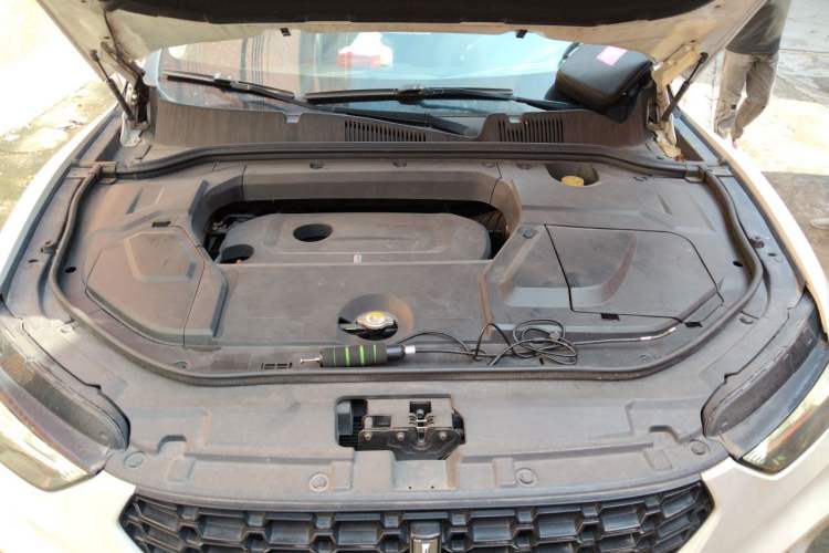 Used Wey VV5 2017 2.0T Ultra-Luxury Version Engine Bay