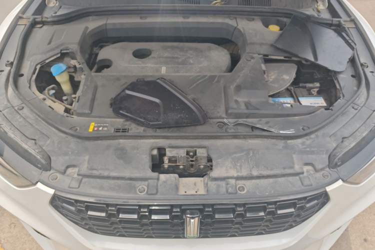 Used Wey VV5 2017 2.0T Flagship Edition Engine Bay
