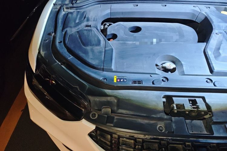 Used Wey VV5 2017 2.0T Ultra-Luxury Version Engine Bay Right