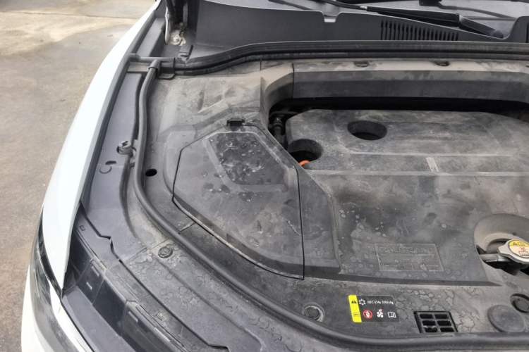 Used Wey VV5 2017 2.0T Ultra-Luxury Version Engine Bay Right