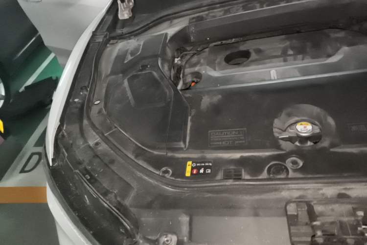Used Wey VV5 2017 2.0T Flagship Edition Engine Bay Right