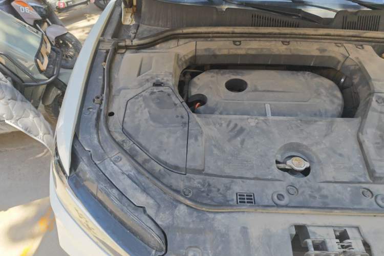 Used Wey VV5 2017 2.0T Ultra-Luxury Version Engine Bay Right